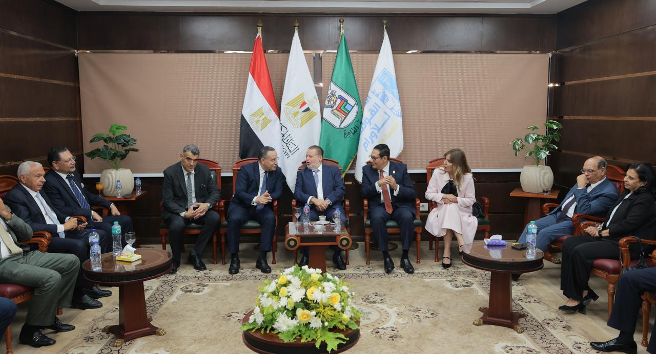 محافظ البنك المركزي المصري ووزير التعليم العالي والبحث العلمي يفتتحان عددًا من المشروعات والوحدات الطبية بالمعهد القومي للأورام بعد تطويرها بدعم من البنك المركزي والقطاع المصرفي